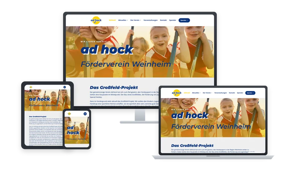 Website des Fördervereins AdHock! auf mehreren Geräten